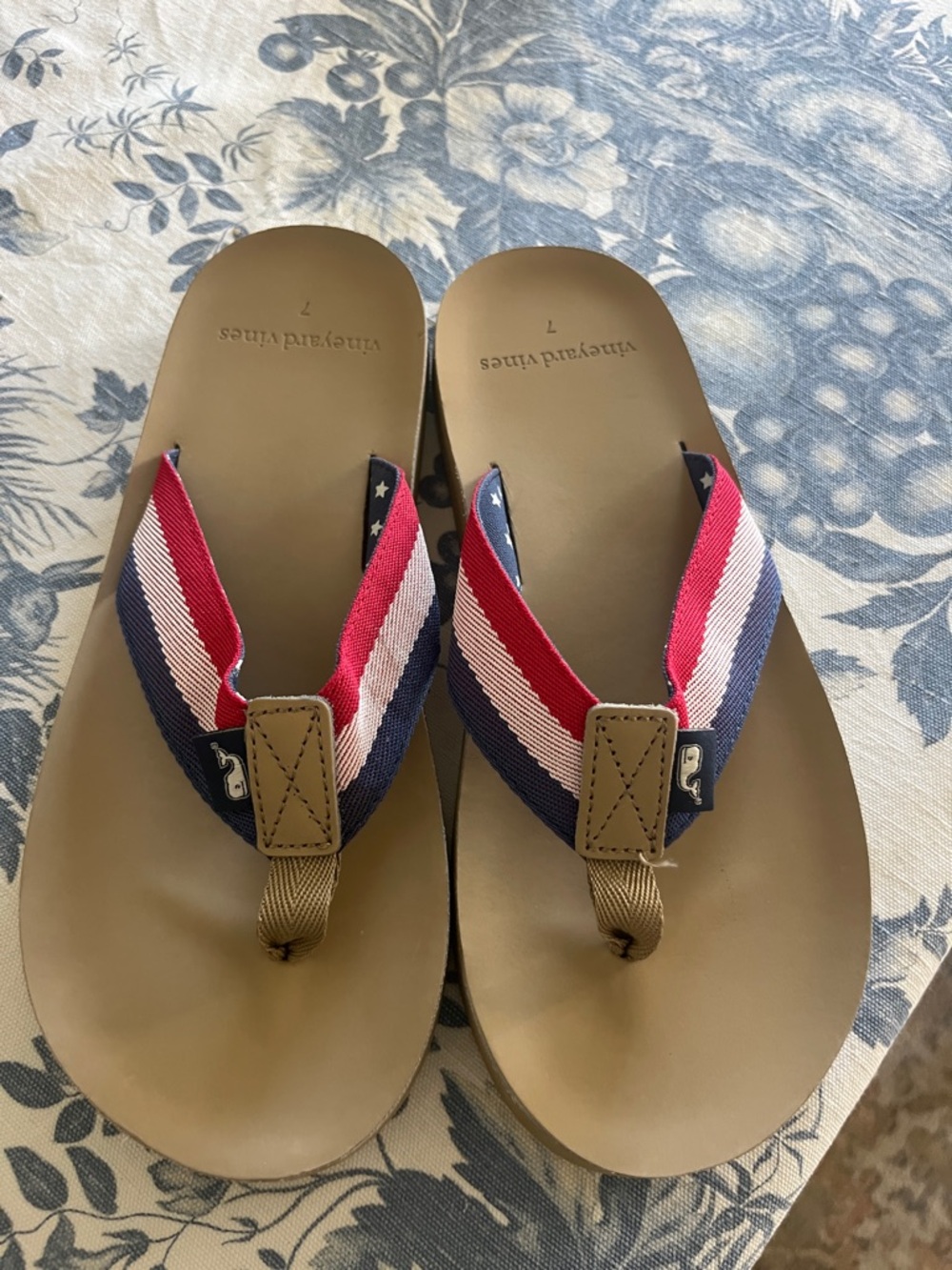 Vineyard Vines Leather Red White Blue Striped Flip Flops, 7, Brand New